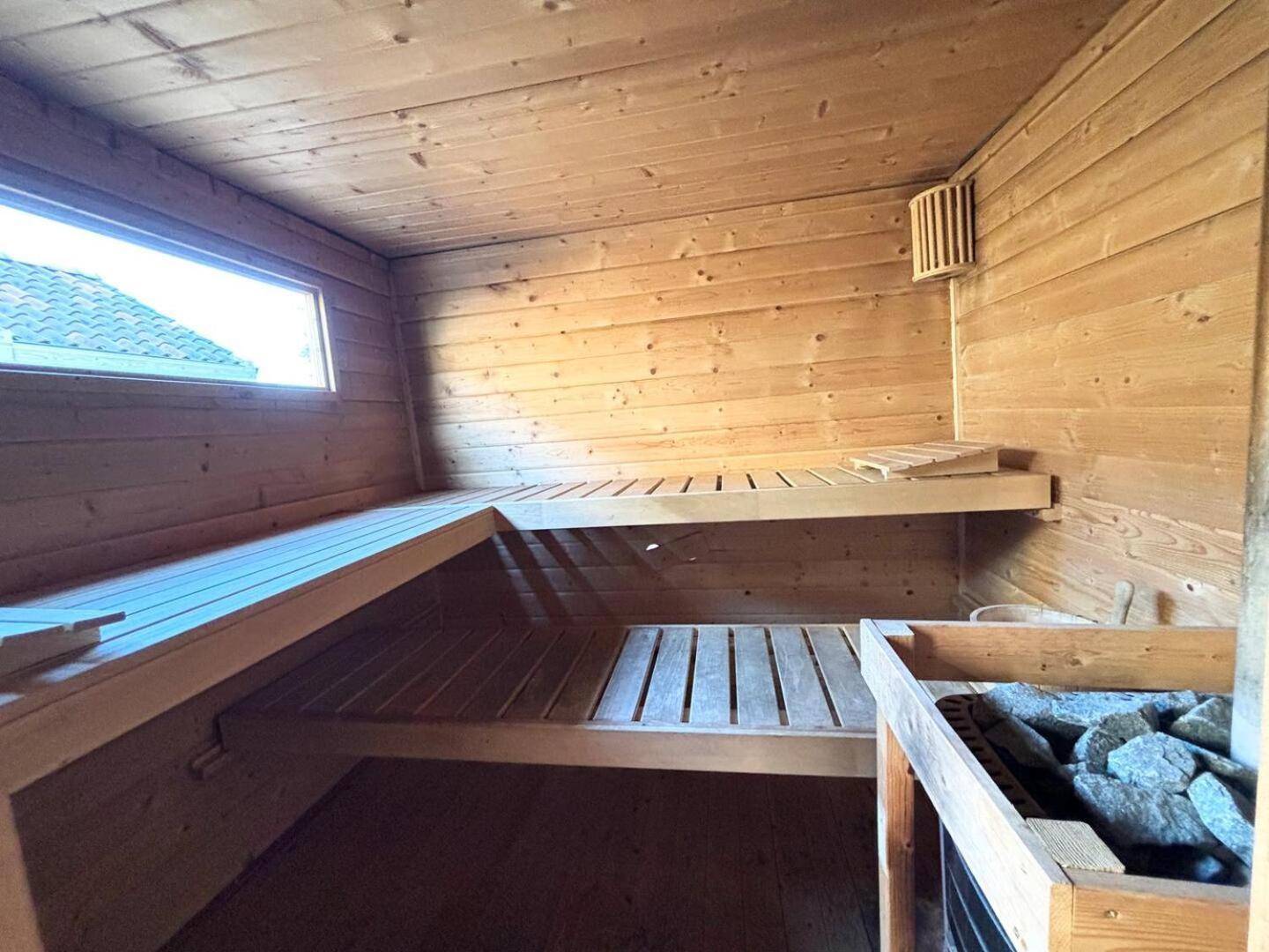 Bed And Breakfast Heerenveen Centrum Met Prive Sauna En Jacuzzi Kültér fotó