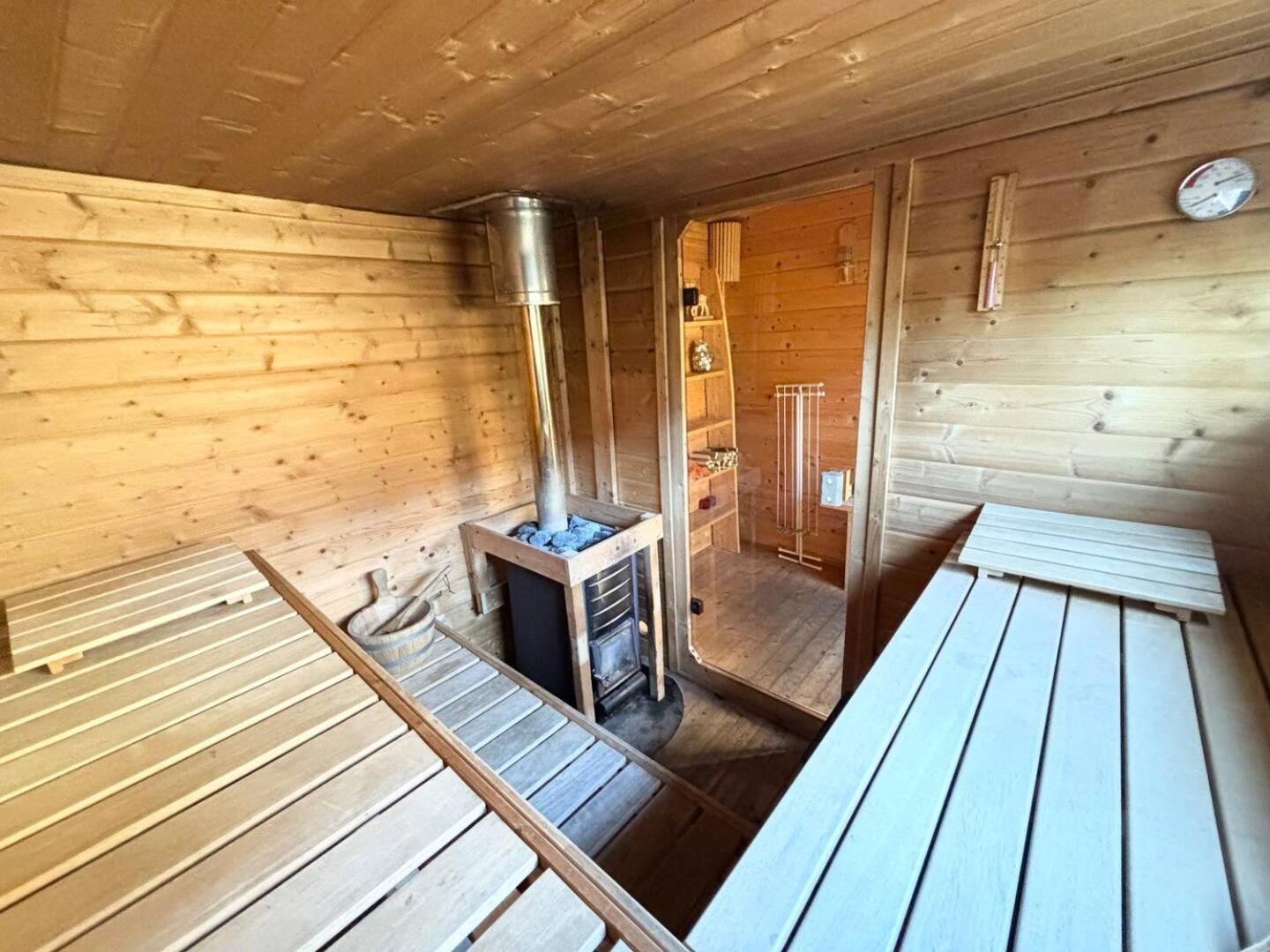 Bed And Breakfast Heerenveen Centrum Met Prive Sauna En Jacuzzi Kültér fotó